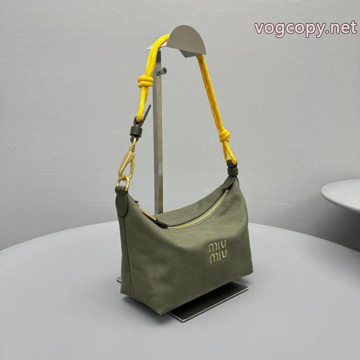 ブランド コピー ショップセレブも多数愛用 上品さ漂う オシャレスタイルは今季もバッグMIUMIU.._0_0