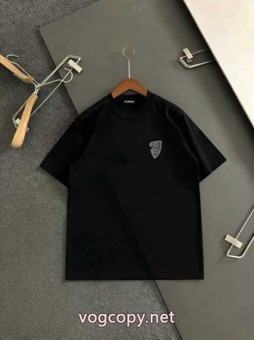 半袖Tシャツお洒落さんの愛用率が高い 今季トレンド抜け感新品 速達EMS便BURBERRYコピー 品 販売_0_0