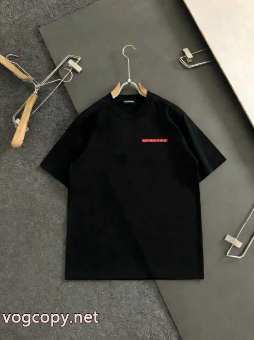 偽 ブランド販売店舗限定モデル 通気性のいい 2026年トレンドNO1半袖TシャツPRADA_0_0