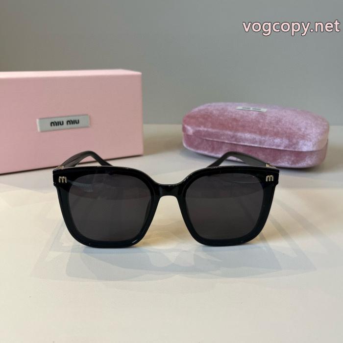 ブランド コピー バックMIUMIUサングラス稀少*新品登場 キラキラ これからの季節、大活躍._0_1