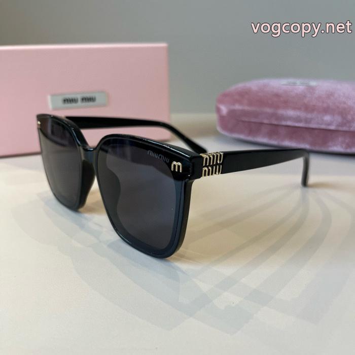 ブランド コピー バックMIUMIUサングラス稀少*新品登場 キラキラ これからの季節、大活躍._0_2