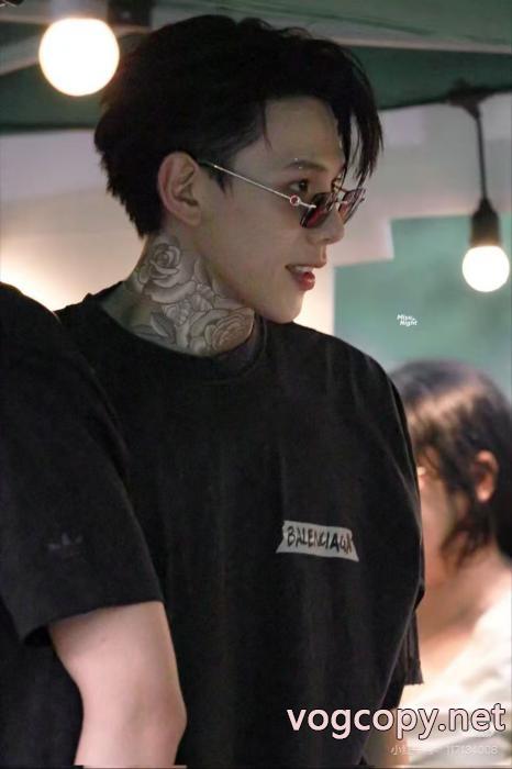 BALENCIAGA半袖Tシャツ2026おすすめ 品質の高い 全国無料正規品ブランド 偽物 通販_0_0