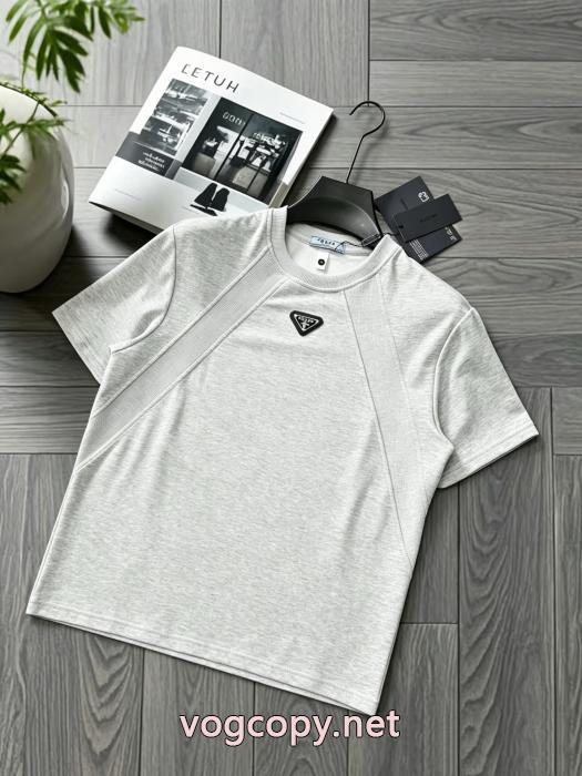数量限定在庫限り 人気販売中 セレブも愛用PRADA半袖Tシャツコピー 品 ブランド_0_1