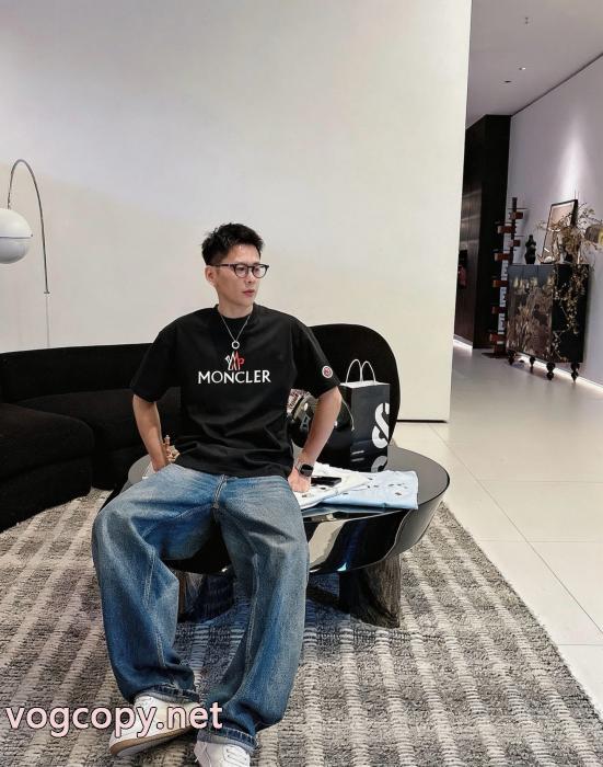 激安 ブランドMONCLERシンプルながら切れ味のいい お勧め 新商品数量限定半袖Tシャツ_0_3