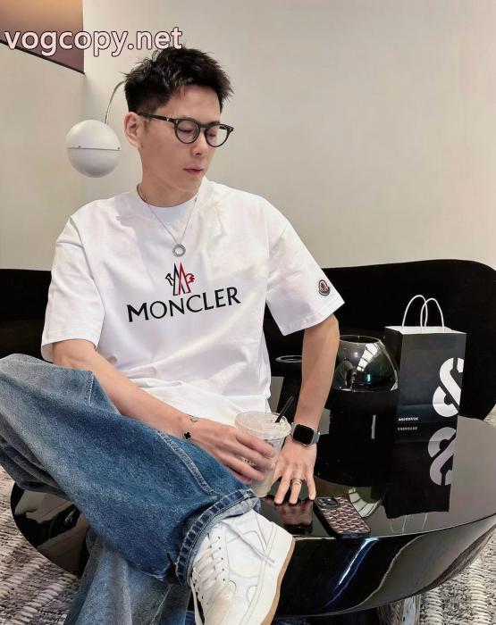 激安 ブランドMONCLERシンプルながら切れ味のいい お勧め 新商品数量限定半袖Tシャツ_0_4
