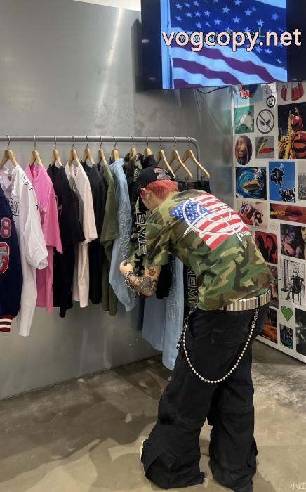 ブランド 偽物 激安 通販ファッショナブルなデザイン ブランド掲載商品 超優秀SUPREME半袖Tシャツ_0_3