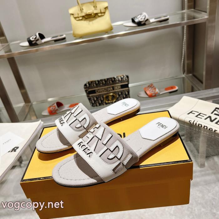 FENDI偽 ブランド 購入最安価格新品 派手すぎず ファッションに役立つスリッパ._0_0