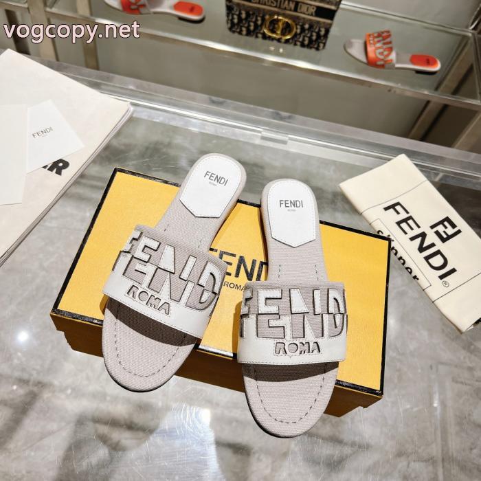 FENDI偽 ブランド 購入最安価格新品 派手すぎず ファッションに役立つスリッパ._0_1