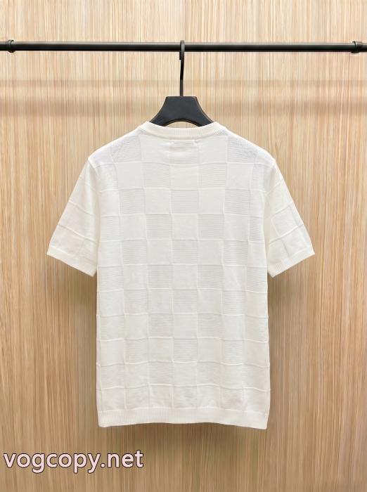 数量限定格安 新作2026らしさをプラス 着回し力抜群大人気LOUIS VUITTON半袖Tシャツブランド 通販 激安_0_0