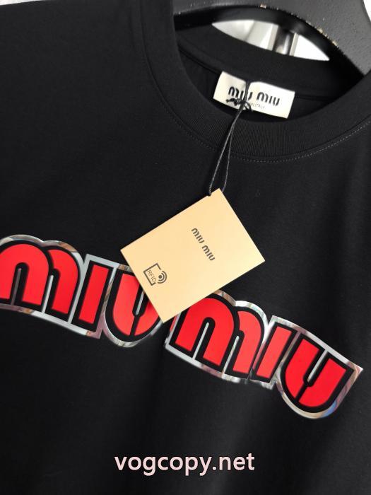 MIUMIU個性的なモデル 新作すぐ届く 品質保証得価ブランド 偽物 激安 通販半袖Tシャツ_0_1