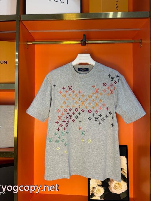 LOUIS VUITTON新作限定　人気沸騰中 格安SALE リラックススタイルが実現ブランド 通販半袖Tシャツ_0_0