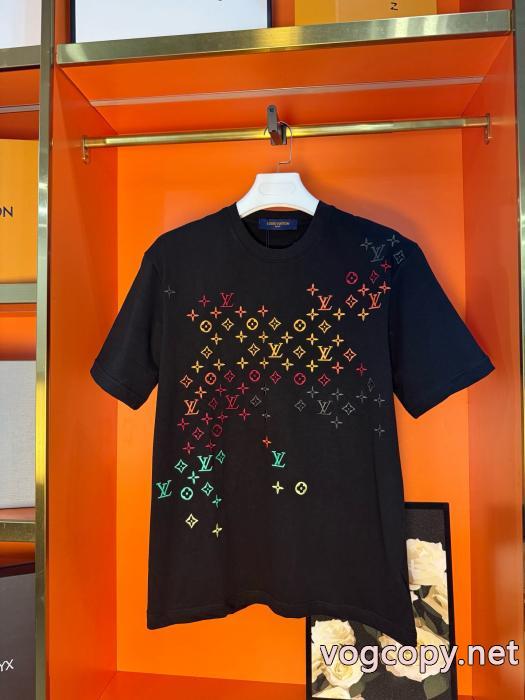 LOUIS VUITTON新作限定　人気沸騰中 格安SALE リラックススタイルが実現ブランド 通販半袖Tシャツ_0_1