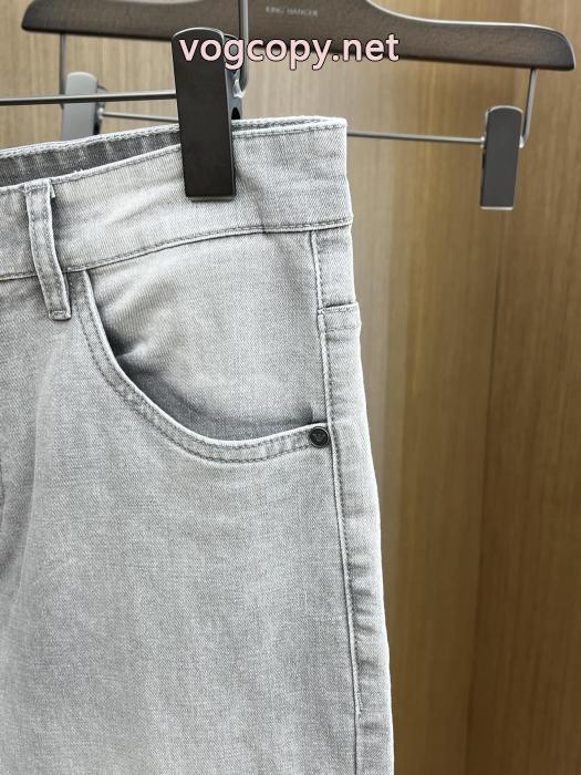 スーパー コピー 販売オススメのお品 追跡付/関税無 甘過ぎず大人な印象にARMANIブランド ジーンズ._0_2