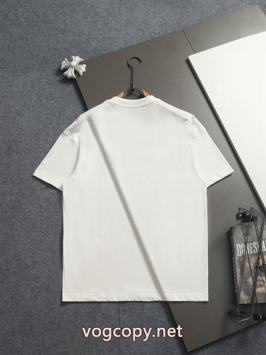 MONCLERスーパー コピー 通販年末で限定アイテム 季節の人気アイテム 新作限定上品な半袖Tシャツ_0_0