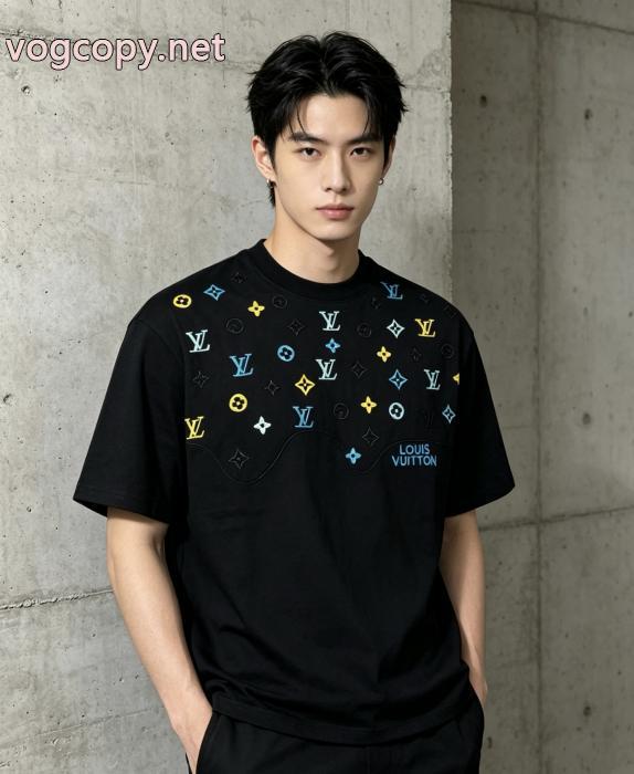 激安 通販 専門店LOUIS VUITTON半袖Tシャツ即完売 数量限定セール 26SS新作 カジュアルコーデに_0_2