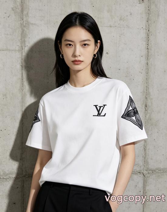 最安値 可愛いデザイン 最高に人気商品!LOUIS VUITTON半袖Tシャツブランド コピー 着払い_0_0