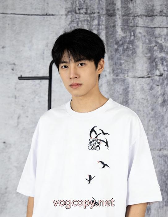 新作すぐ届く 2026限定色や海外限定 売り切れ間近スーパー ブランド コピー半袖TシャツLOEWE_0_0