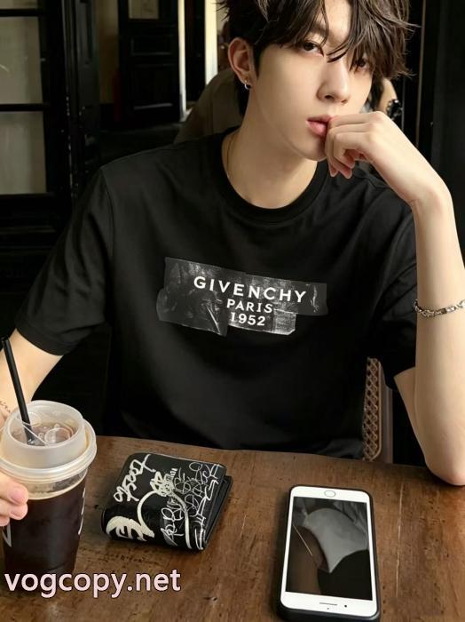 2026年人気の最新作 早速配信 オシャレスタイルが今年流半袖Tシャツブランド コピー 品GIVENCHY_0_3