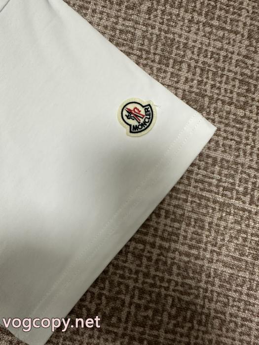 激安通販 実用を兼ね備えた 春季新作品半袖TシャツMONCLER偽物 ブランド_0_2