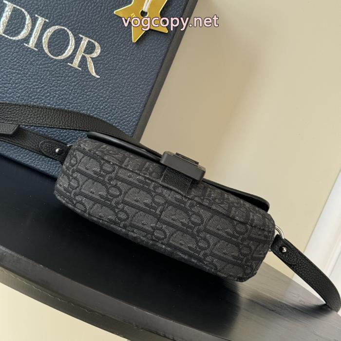 2026ブランドコピー今シーズン新作 在庫一掃セール 人気アイテムも同時にチェックバッグDior.._0_3