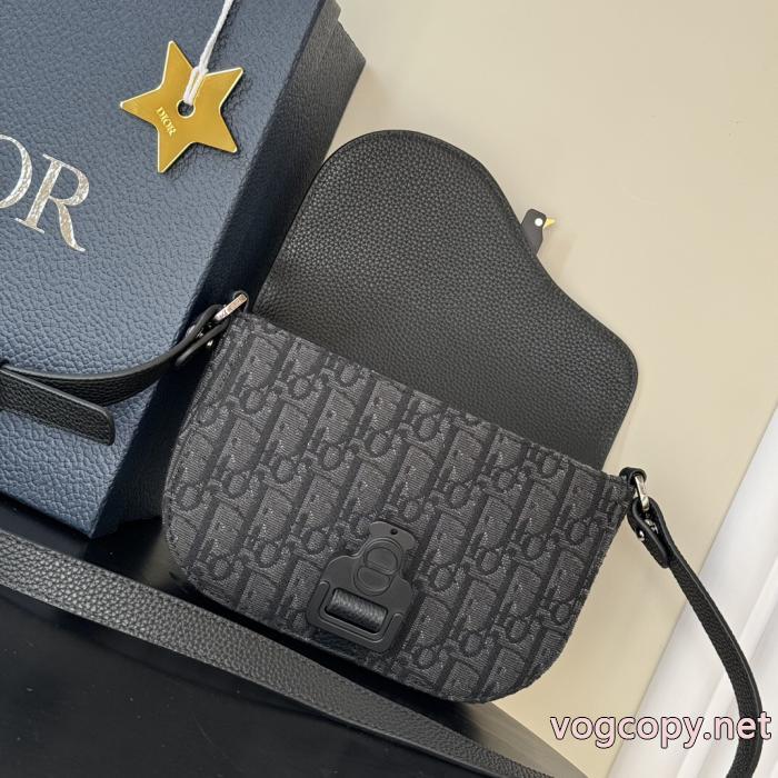  2026ブランドコピー今シーズン新作 在庫一掃セール 人気アイテムも同時にチェックバッグDior.._0_4