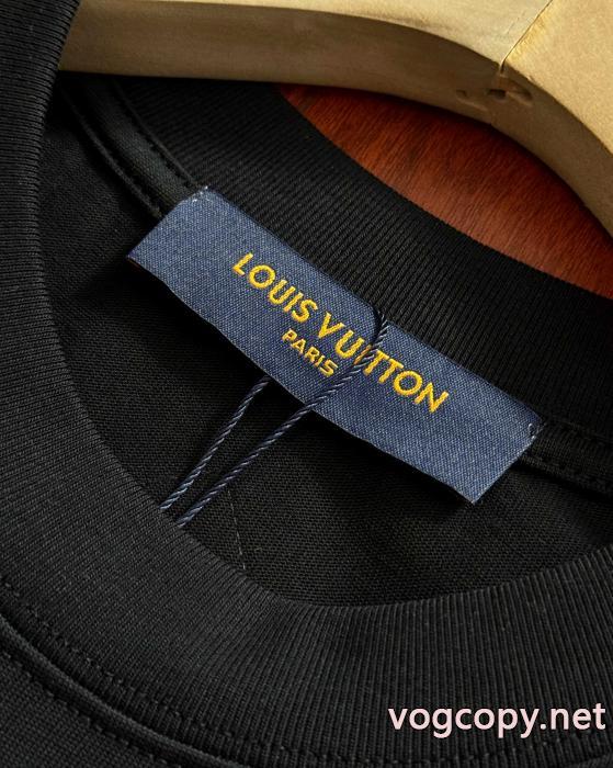 偽 ブランドLOUIS VUITTON半袖Tシャツ大人気可愛い 定番の人気商品 ステキ_0_4