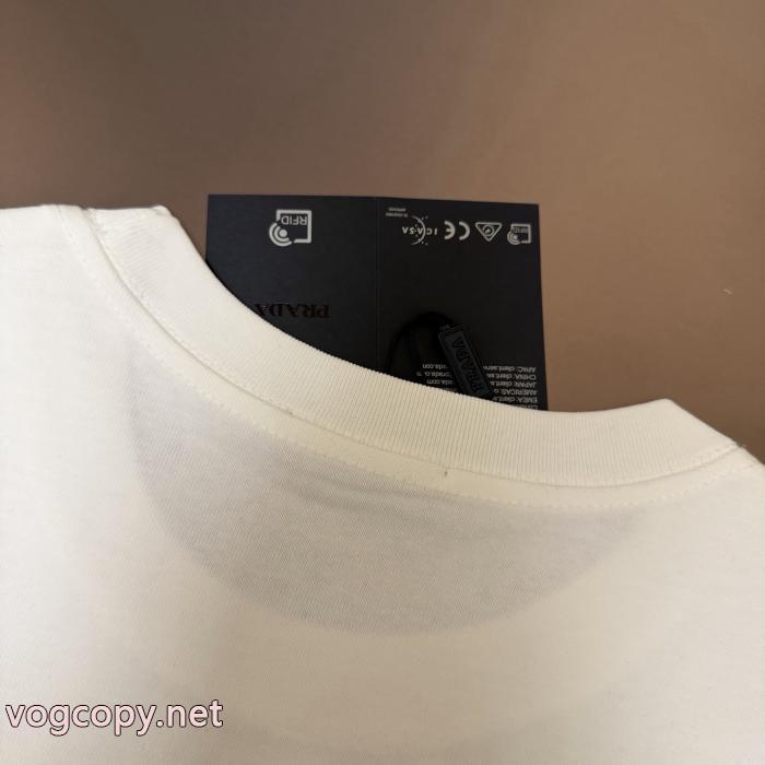 t恤激安 通販 専門店プラダシックな色合い カワイイ雰囲気 トレンド感のある._0_3