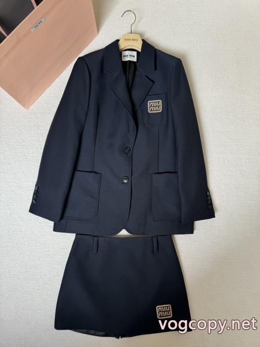 ブランド 通販店ミュウミュウ2026着回し度高めアイテム! 話題の新作 新商品☆完売必至セット._0_1