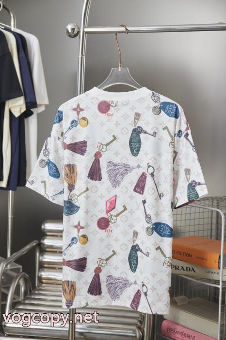 LOUIS VUITTONコピー 品 ブランド販路限定モデル トレンドの先 売切必至超安値半袖Tシャツ_0_1