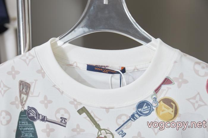 LOUIS VUITTONコピー 品 ブランド販路限定モデル トレンドの先 売切必至超安値半袖Tシャツ_0_4