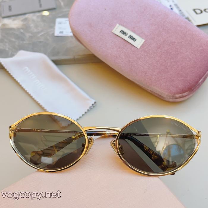 サングラスブランド コピー 販売MIUMIUスタイリッシュな印象 ホントは安い人気新作 上品で優しい雰囲気に._0_0