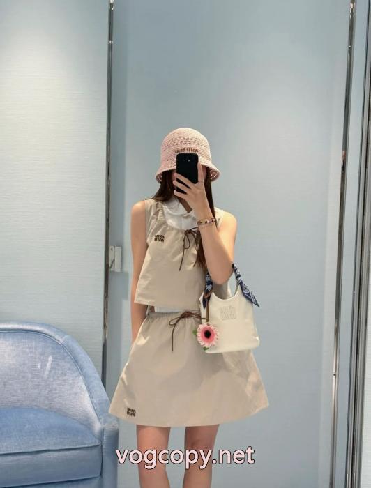 ミュウミュウスーパー コピー ブランドセット洗練デザイン 2026新入荷 女性大好き._0_4