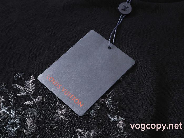 LOUIS VUITTONラグジュアリーな雰囲気 新品人気上昇 秀作モデルブランド 激安半袖Tシャツ_0_2