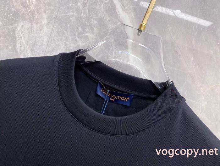 半袖Tシャツ今季流行り 最新☆大人気☆話題沸騰 2026大活躍LOUIS VUITTONブランド 通販 激安_0_1