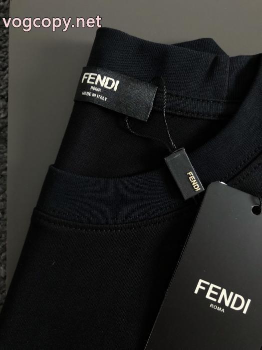 FENDI自分へのご褒美 先行販売 2026年夏 人気ブランド 品 コピー半袖Tシャツ_0_1