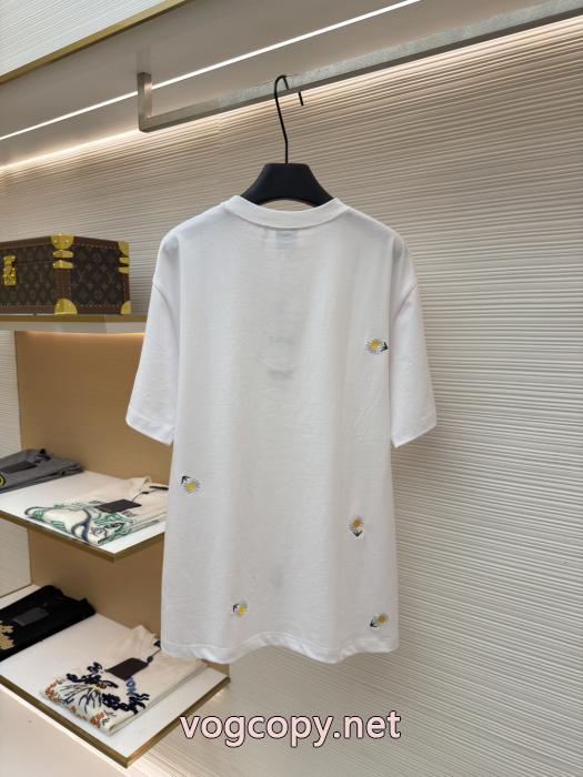 夏の定番スタイル 一気にトレンド感満載な着こなし お得SALEDior半袖Tシャツ激安 ブランド_0_1
