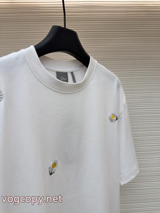 夏の定番スタイル 一気にトレンド感満載な着こなし お得SALEDior半袖Tシャツ激安 ブランド_0_2