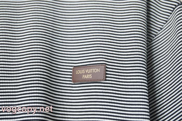 LOUIS VUITTON完売前に即対応 お洒落 愛らしさ抜群！ ブランド コピー 品半袖Tシャツ_0_1