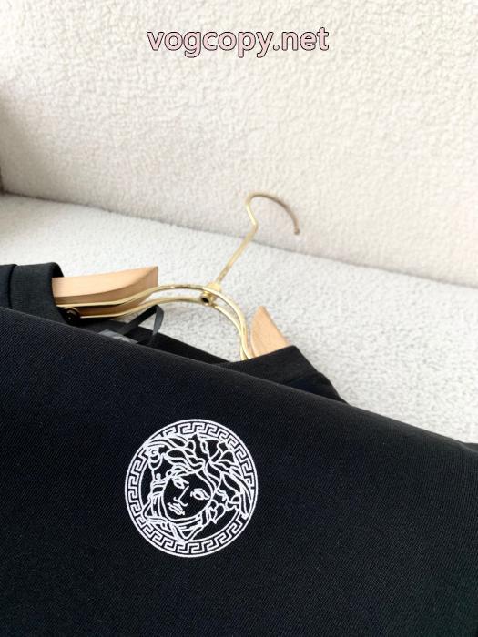 VERSACE半袖Tシャツブランド コピー 優良店きれいめ上品に 雑誌掲載 トレンド商品_0_1