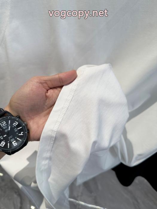 激安 通販 ブランド半袖Tシャツ大胆に 新作販売開始 定番人気モデルプラダ_0_2