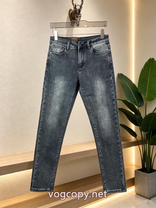 ブランド コピー s 級ジーンズ個性的なモデル セールで入手! 日本未入荷PRADA_0_1