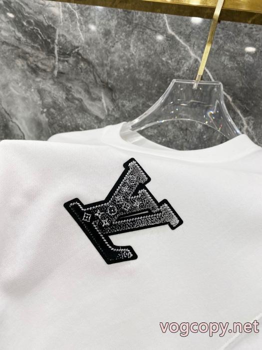 半袖Tシャツコピー 品 ブランドLOUIS VUITTONドレスアップ効果も抜群 2026のトレンドアイテム 素敵 _0_0