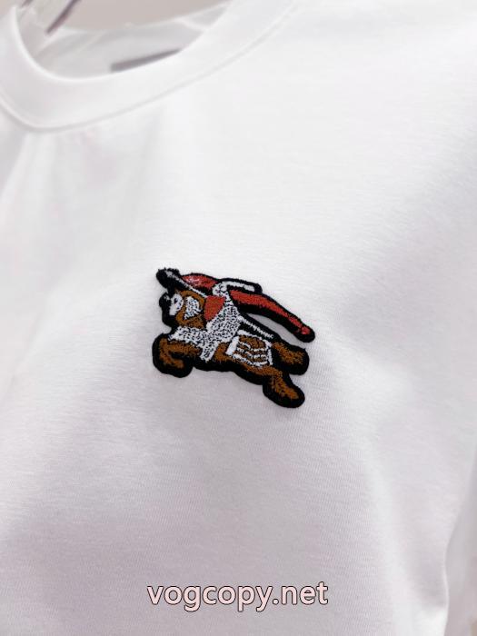 上品な印象 安い海外限定 お洒落上級者にも半袖Tシャツブランド コピー 販売BURBERRY_0_4