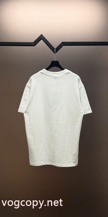 正規品取扱店 希少大人気 話題の新作到着半袖TシャツBURBERRYブランド スニーカー 激安_0_1