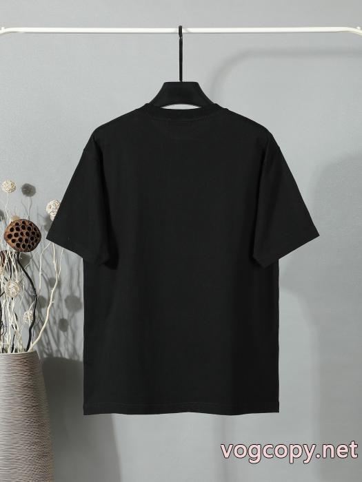 爆発的通販 SS26カッコいい  日本即完売予想PRADA半袖Tシャツブランド コピー 通販_0_0