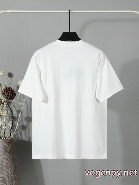 爆発的通販 SS26カッコいい  日本即完売予想PRADA半袖Tシャツブランド コピー 通販_0_2