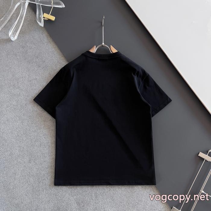 MIUMIUカッコイイ 最新トレンド 今年トレンドブランド 偽物 激安 通販半袖Tシャツ_0_3