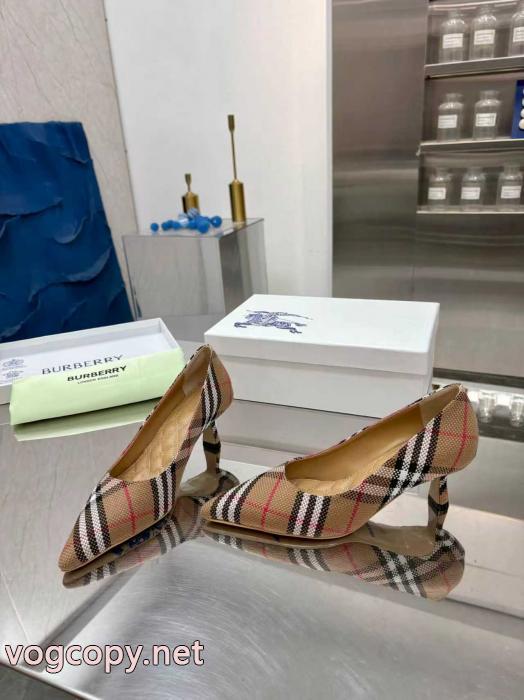 バーバリーブランド コピーサンダル春夏の流行りトップス クリスマスプレゼントにも 日本即完売予想.._0_1