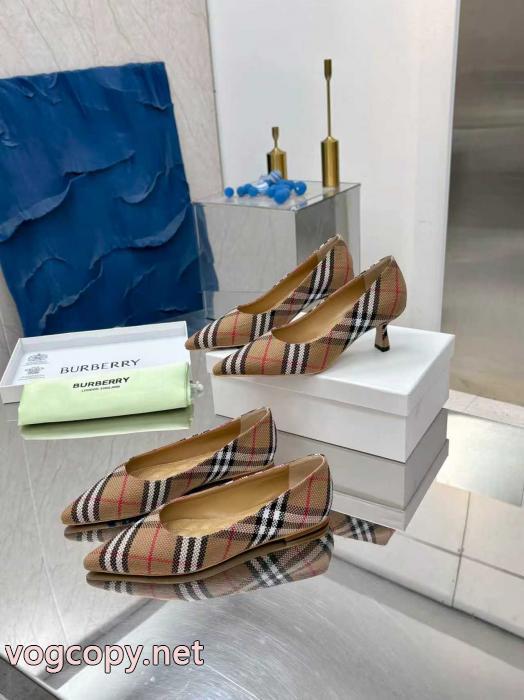バーバリーブランド コピーサンダル春夏の流行りトップス クリスマスプレゼントにも 日本即完売予想.._0_5