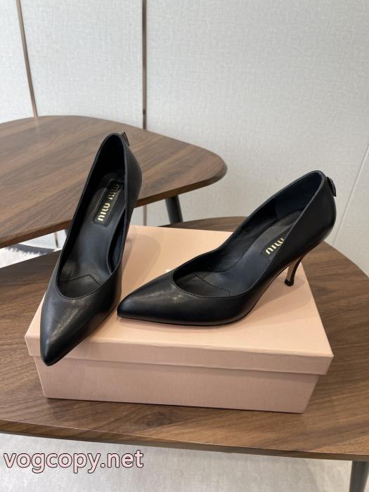 サンダルMIUMIUスーパー コピー 安心シーン問わずに使える 大人気可愛い 入手困難.._0_3
